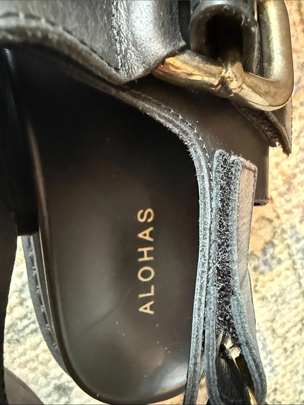 ALOHAS black leather